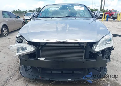 2013 Chrysler 200 Touring z USA, uszkodzony, nr VIN 1C3BCBEG6DN679299